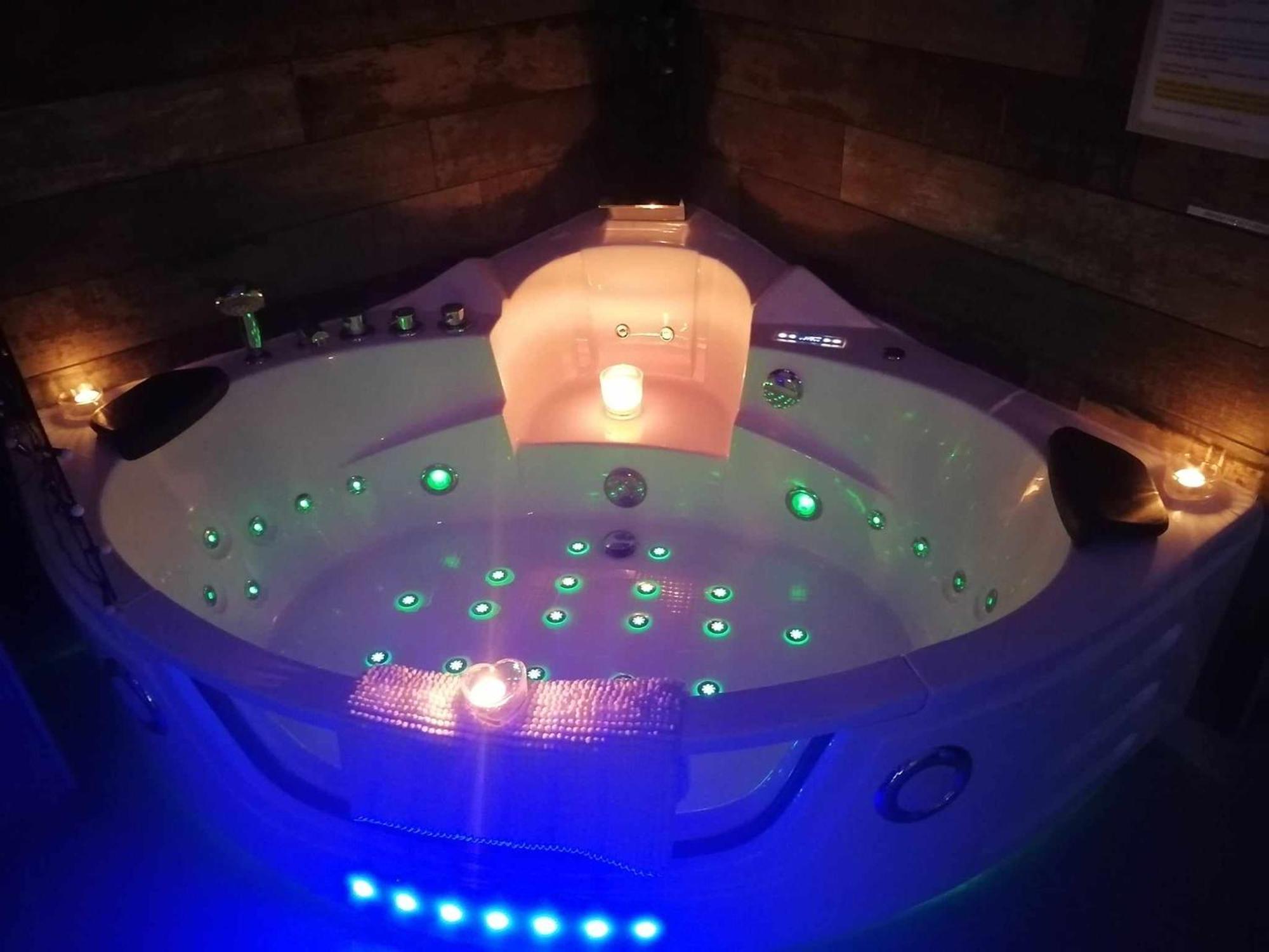 Romantisme Et Glamour 2 Avec Spa , Clim Et Jardin 디종 외부 사진